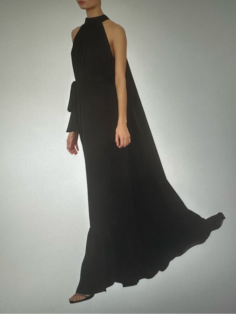 New with Tag $795 Alice + Olivia Black Halter Jovie Maxi Gown with Side Bow sz L